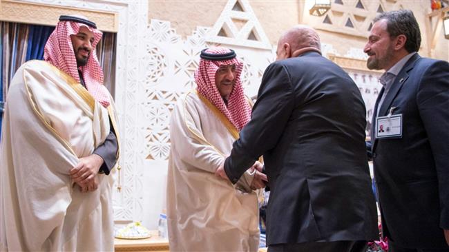 Arabia Saudí reúne a grupos de opositores sirios en Riad